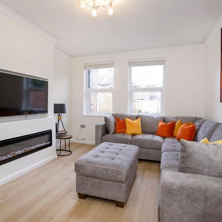 The Burton York 3 Bedroom House Sleeps 6 Экстерьер фото