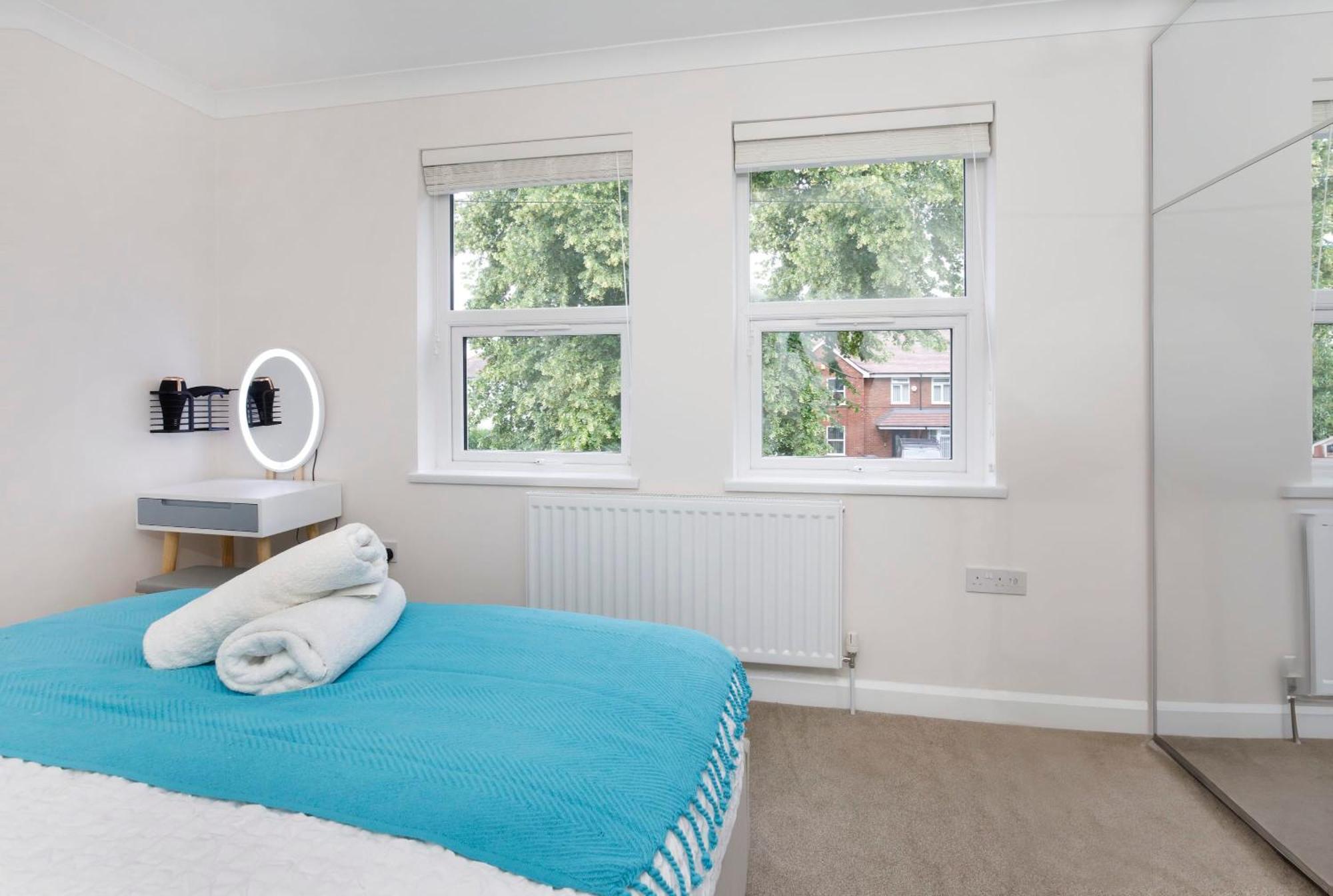 The Burton York 3 Bedroom House Sleeps 6 Экстерьер фото